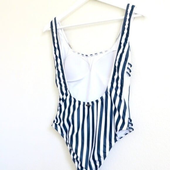 NEW! Kenny Flowers The Hamptons Navy Striped One Piece Swimsuit SZ M - Picture 8 of 11